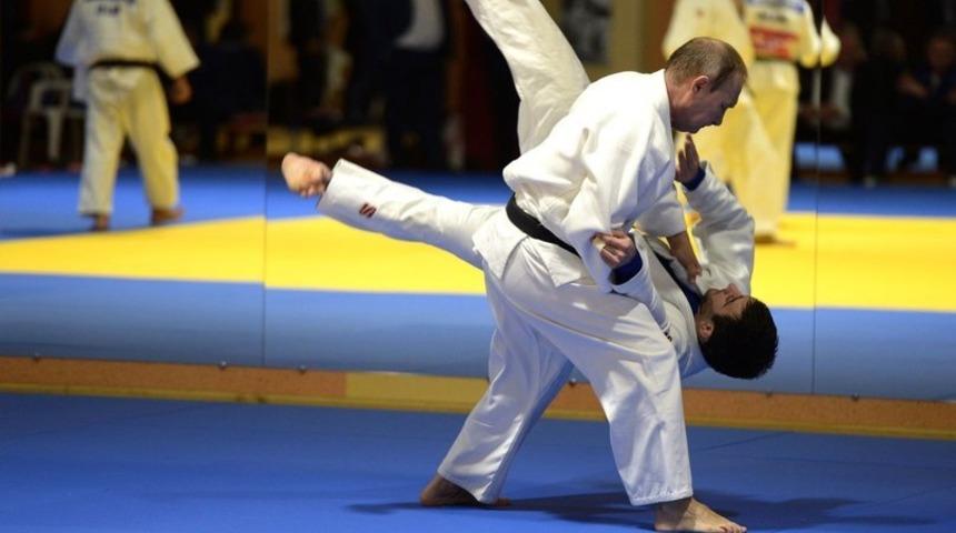 Zirvenin stresini böyle attı!