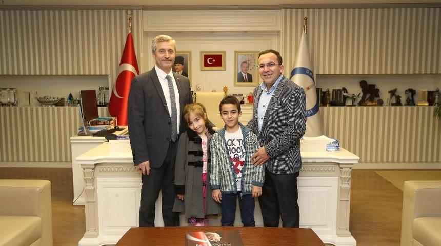 T&uuml;rkiye&rsquo;yi g&uuml;ld&uuml;ren adamdan Tahmazoğlu&rsquo;na ziyaret