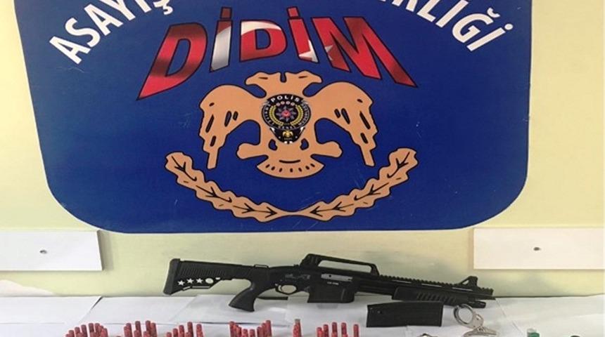 İş yerine yapılan aramada ruhsatsız silah ele ge&ccedil;irildi