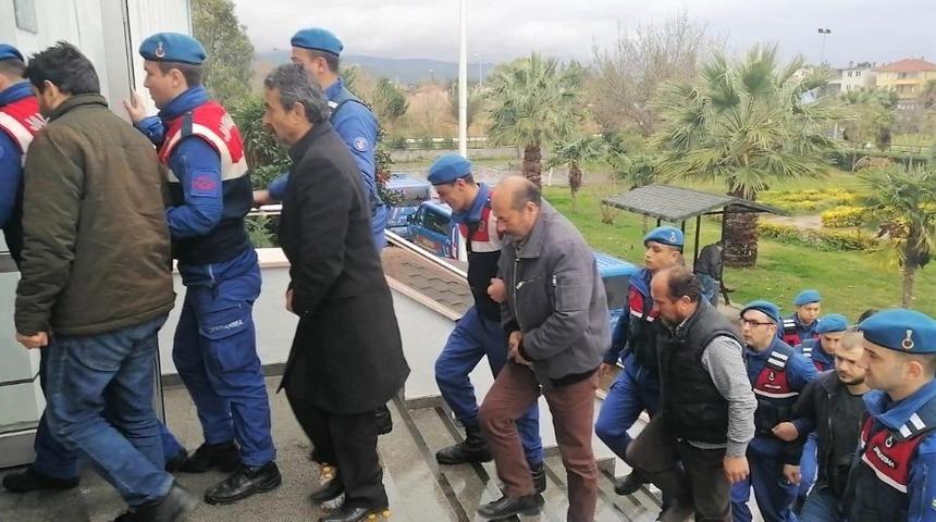 Dozerli ka&ccedil;ak kazıya &ccedil;ifte tutuklama