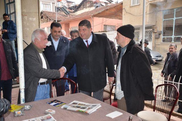 İYİ Partili Parlak vatandaşın sorununa ortak oldu