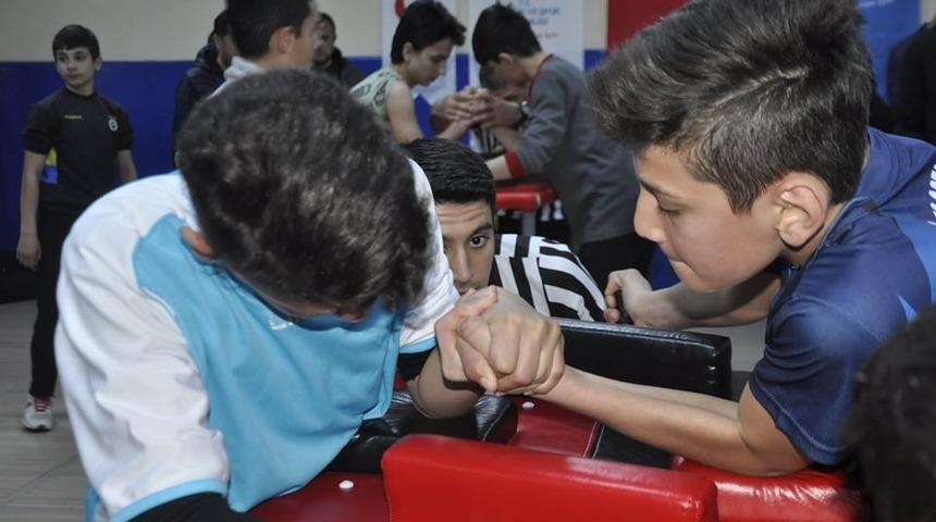 Okullar arası Bİlek G&uuml;reşi İl Birinciliği tamamlandı