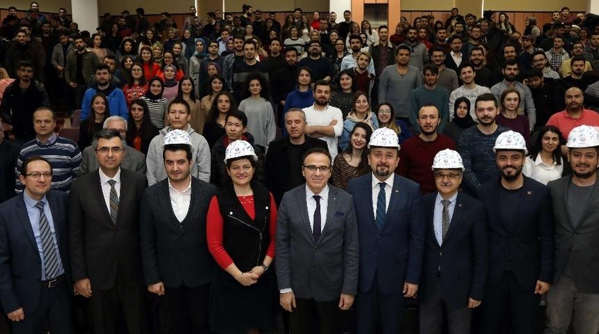 GA&Uuml;N int&ouml;rn &ouml;ğrencileri sahaya &ccedil;ıkıyor