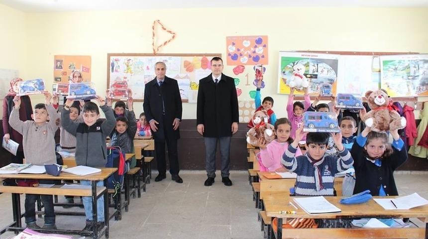 Saray Kaymakamı Aydın&rsquo;ın okul ziyaretleri