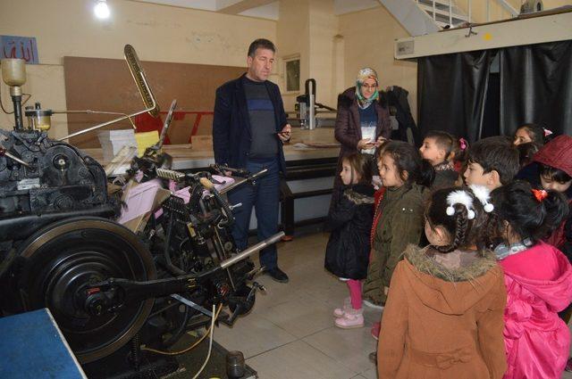 Besni’de anaokulu öğrencilerine uygulamalı meslek tanıtımı