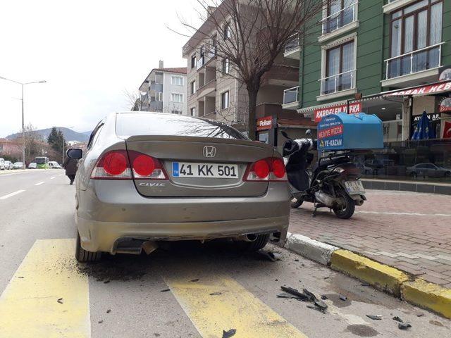 Karamürsel’de otomobil motosikletle çarpıştı: 1 yaralı