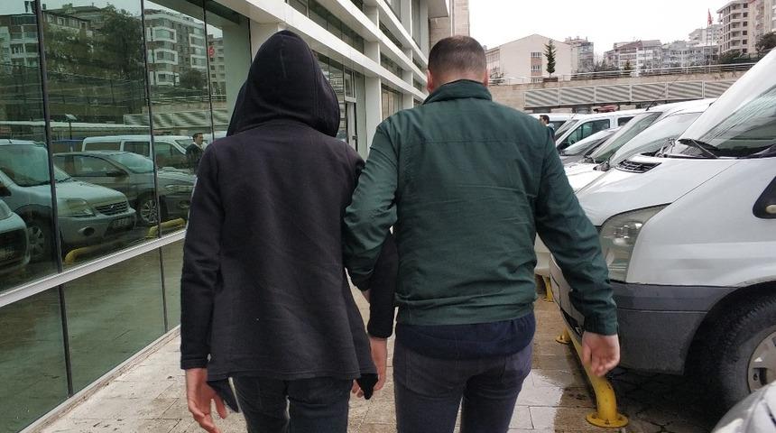 15 yaşındaki &ccedil;ocuk cep telefonu gasbından tutuklandı