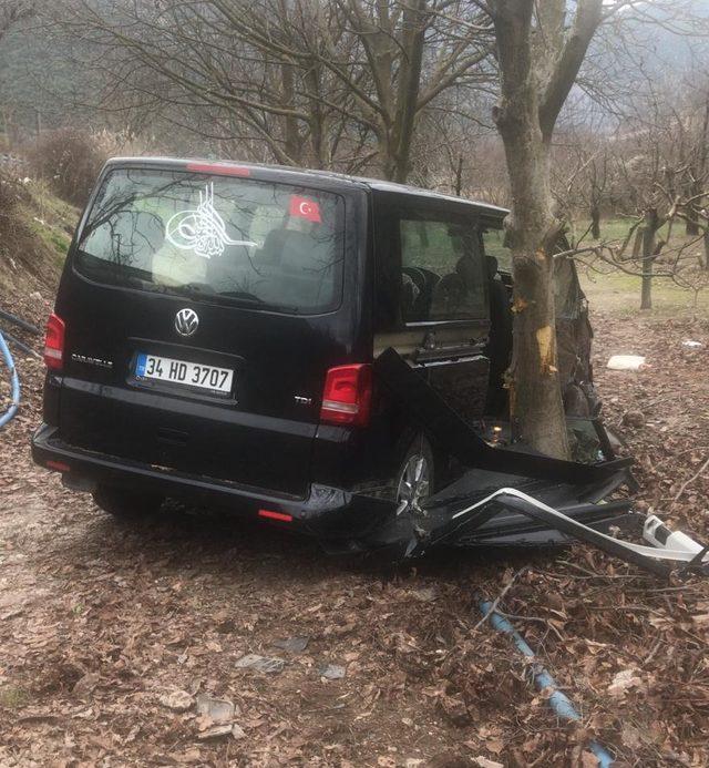 Amasya'da minibüs cenaze dönüşü tarlaya yuvarlandı: 6 yaralı