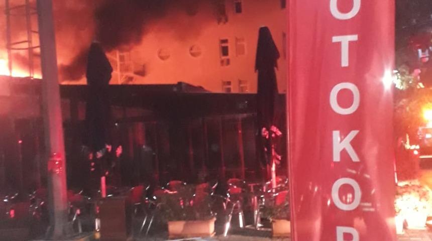 Marmara &Uuml;niversitesi G&ouml;ztepe Kamp&uuml;s&uuml;nde kafe yangını (1)