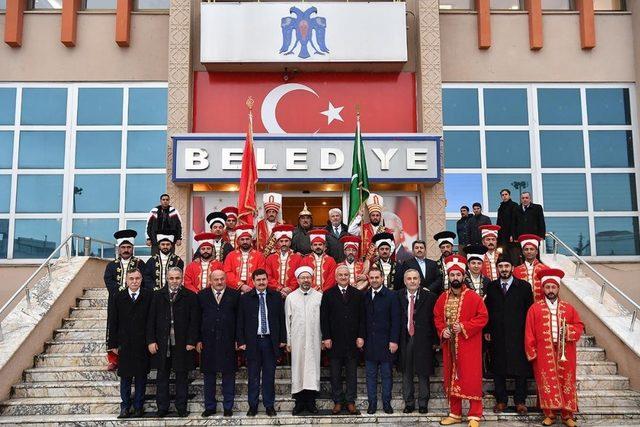 Diyanet İşleri Başkanı Erbaş, Kur’an kursunun açılışını yaptı