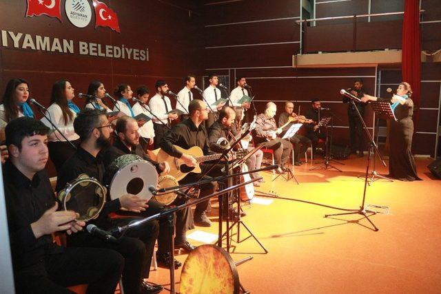 G&ouml;rme engelli kızın konserde s&ouml;ylediği t&uuml;rk&uuml; herkesi adeta b&uuml;y&uuml;ledi 3