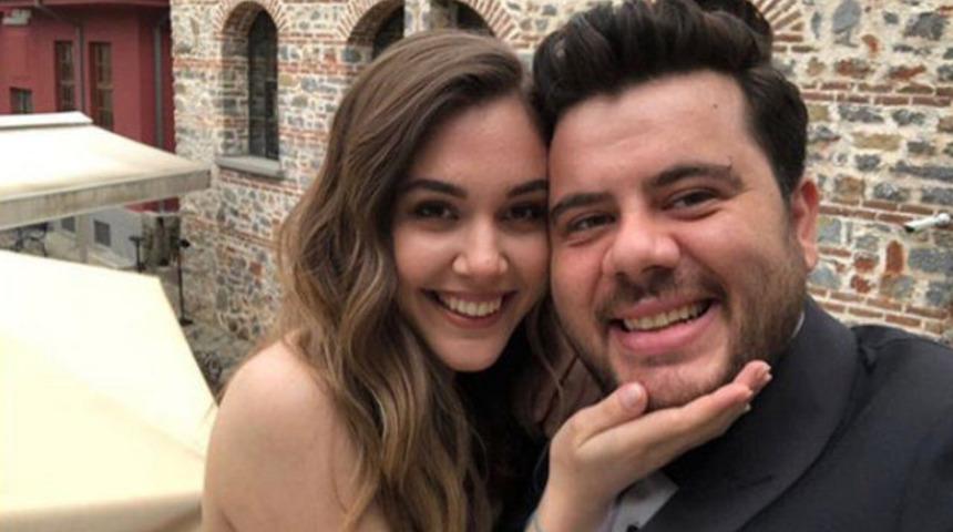 Eser Yenenler'den sevgilisi Berfu Yıldız'a evlenme teklifi! Sosyal medyadan duyurdu!