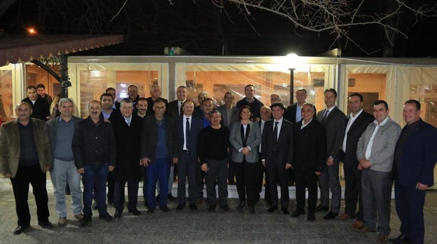 Başkan &Ccedil;e&ccedil;rioğlu, İncirliova&rsquo;da muhtarlarla bir araya geldi