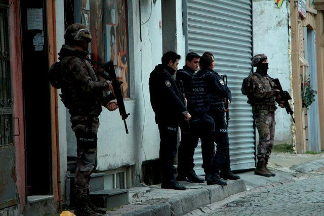 /ek fotoğraflarla/// Aksaray'da gece kulübünde olay çıkaran 2 kişiye polise operasyon düzenledi