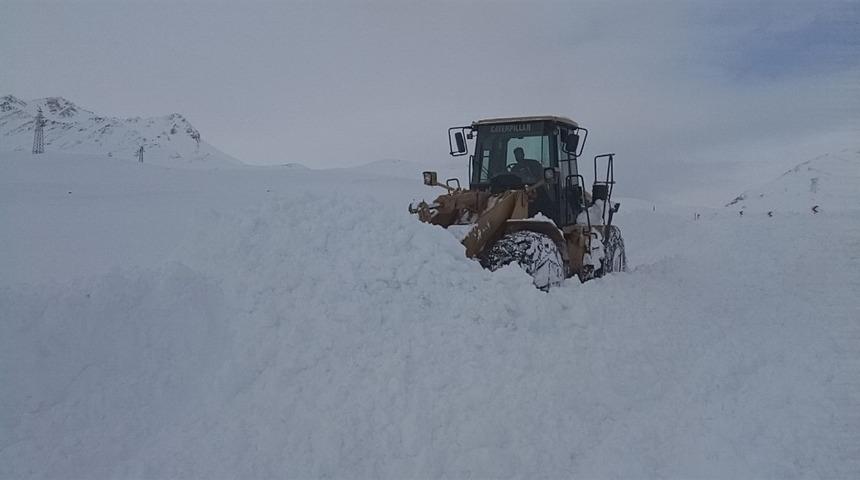 Van&rsquo;da 57 yerleşim yeri ulaşıma kapandı