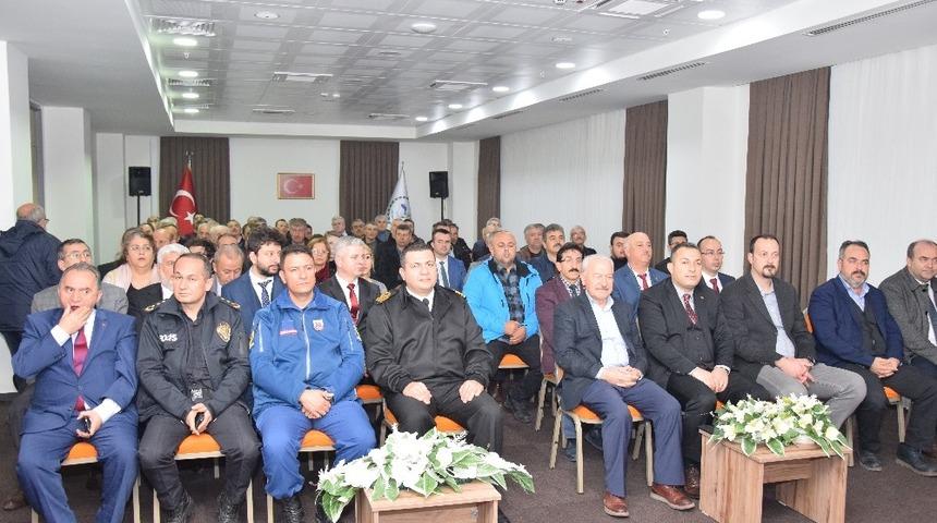 Lapseki&rsquo;de muhtarlar "Troya Hazineleri Asırlık Hasret" adlı belgesel filmi izledi