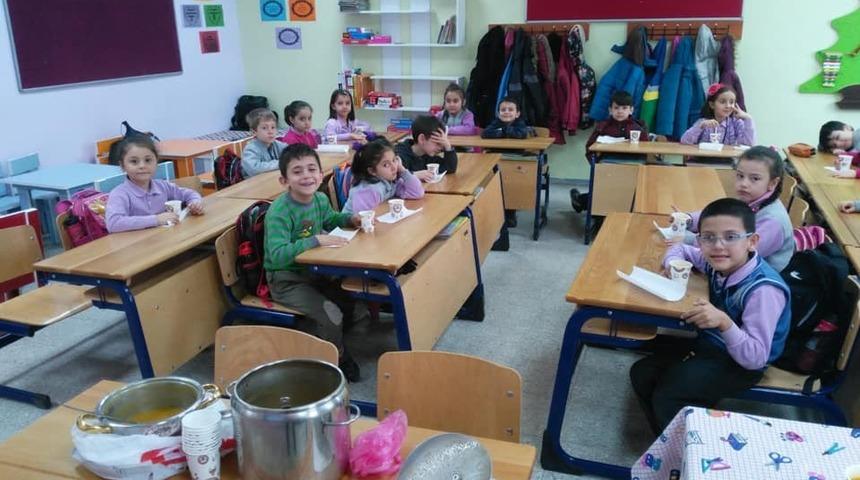 &Ouml;ğrencilere &rsquo;&rsquo;&Ccedil;orba g&uuml;n&uuml; etkinliği&rsquo;&rsquo;