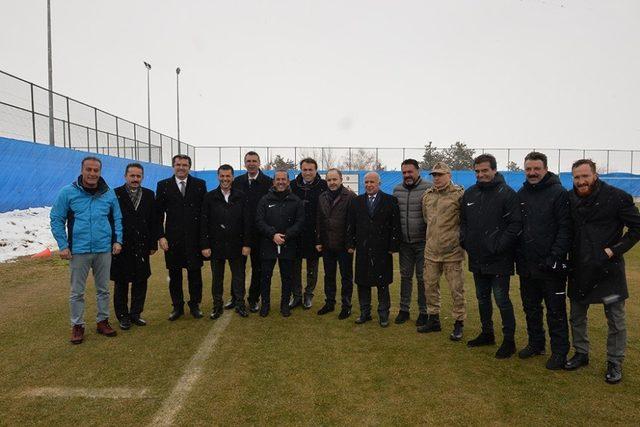 Vali Memiş’ten futbolculara tatlı moral