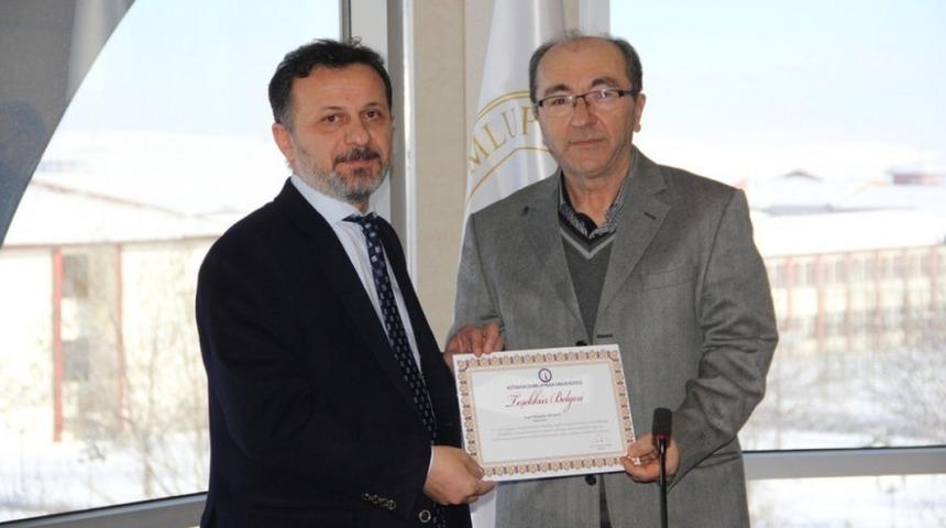 DP&Uuml;&rsquo;den &uuml;niversiteye katkı sağlayan kişi ve kurumlara teşekk&uuml;r belgesi