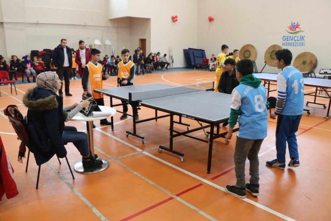 Masa Tenisi, Hentbol ve Satran&ccedil; İl birincilikleri sona erdi