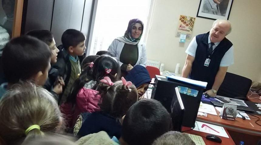 &Ouml;ğrenciler sağlık personelini tanıdı