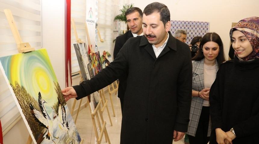 Kursiyerlerin yaptığı resimler sergilendi