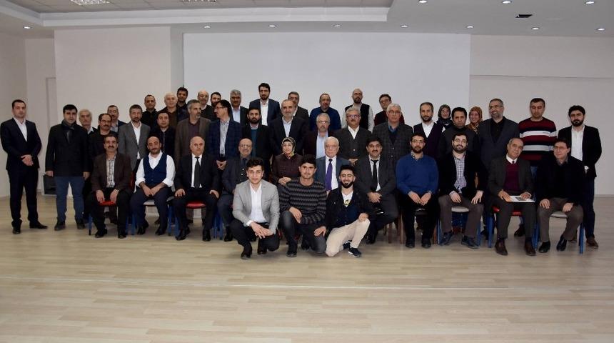 İlahiyat Fak&uuml;ltesinde &ccedil;alıştay d&uuml;zenlendi