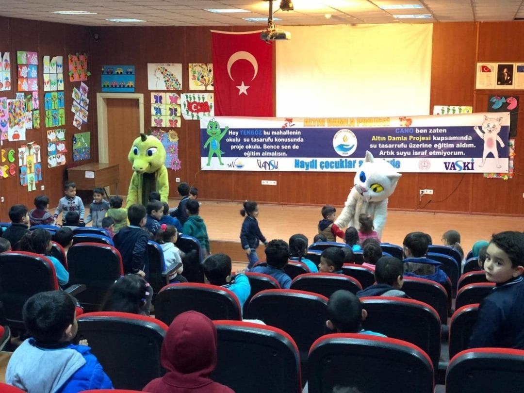 &Ouml;ğrenciler hem eğleniyor hem &ouml;ğreniyor