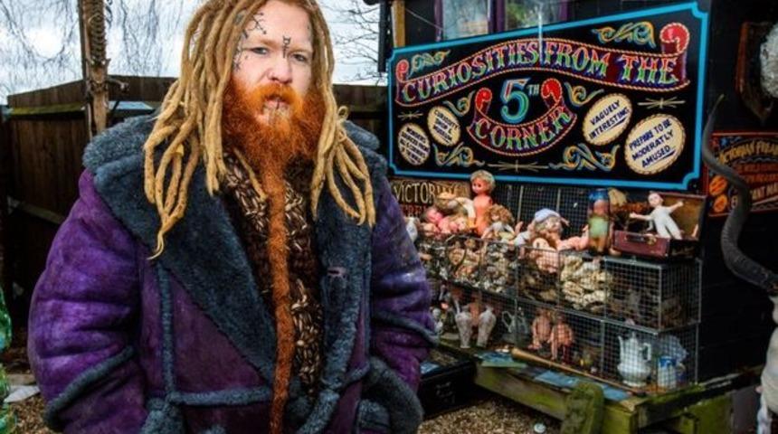 İnsan parçalarına kavanozlara koyan ve satan korkunç dükkan...