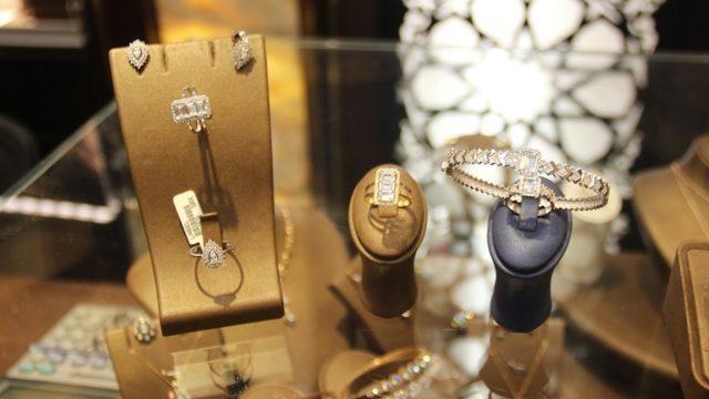 Sevgililer Günü’nün en çok satılanı baget taşlı ürünler oldu