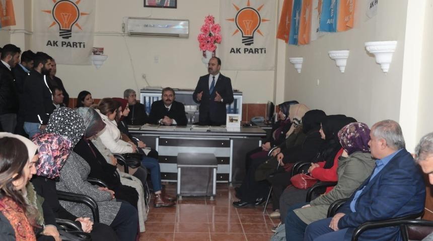 &Ccedil;ift&ccedil;i, se&ccedil;im &ccedil;alışmalarını s&uuml;rd&uuml;r&uuml;yor