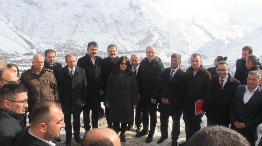 Bakan Kurum, Hakkari&rsquo;den ayrıldı