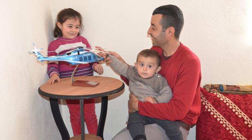 Kardan u&ccedil;ak yaptı, Cumhurbaşkanlığın'dan maket helikopter hediye aldı