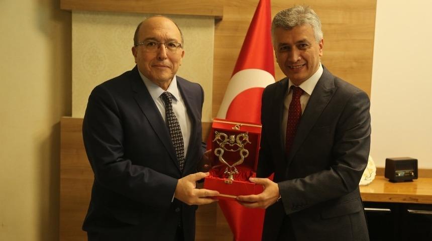 K&uuml;lt&uuml;r ve Turizm Bakan Yardımcısı Dursun, Cizre&rsquo;de