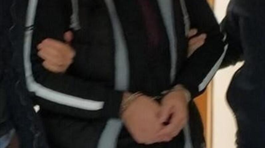 Kırmızı b&uuml;ltenle aranan zanlı iade edildi