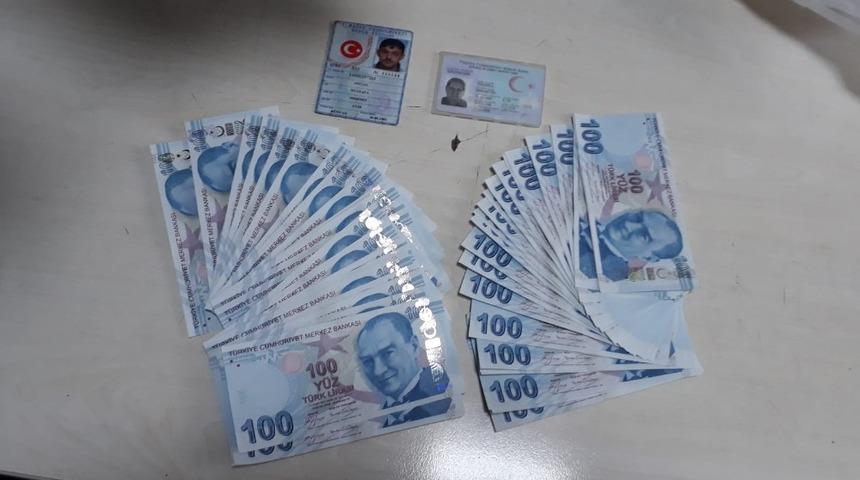 Polis ekiplerinin dikkati sahte parayı ortaya çıkardı