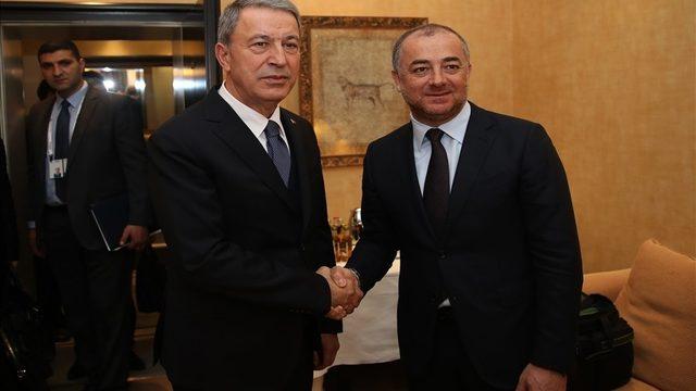 Hulusi Akar Lübnanlı mevkidaşıyla bir araya geldi