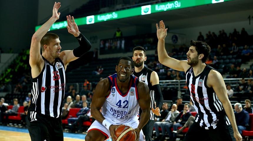 Kupada ilk finalist Efes!