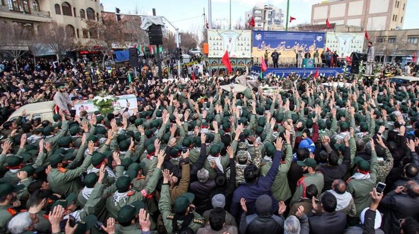 İran Devrim Muhafızları "intikam operasyonları için" izin istedi