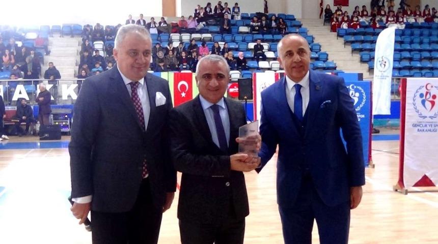 Hakkari&rsquo;de "Okullar arası halk oyunları yarışması"