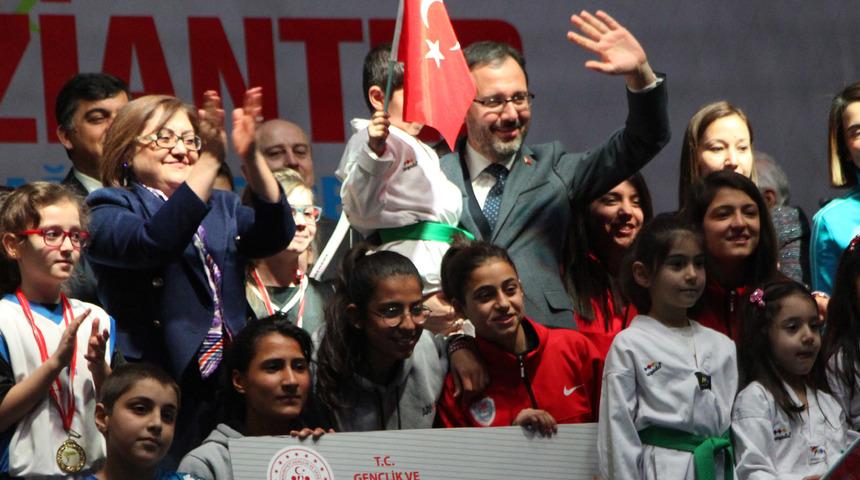 Bakan Kasapoğlu: T&uuml;rkiye &ccedil;ok badireler atlattı (2)