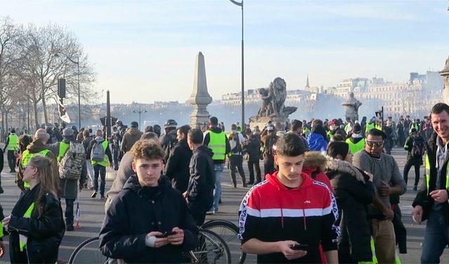 Sarı Yelekliler 14’üncü kez sokaklarda