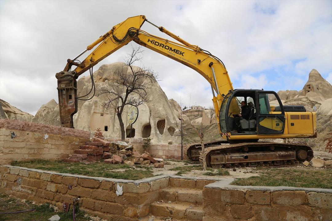 Kapadokya'daki yapıların yıkılmasına başlandı 