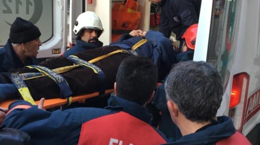 Baca temizliği yaparken 5. kattan d&uuml;şt&uuml;