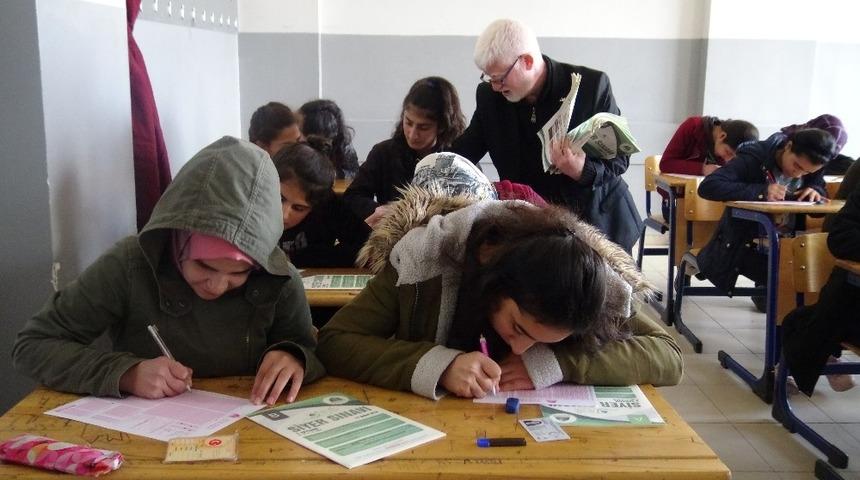 Gerc&uuml;ş&rsquo;te umre &ouml;d&uuml;ll&uuml; Siyer Sınavı yapıldı
