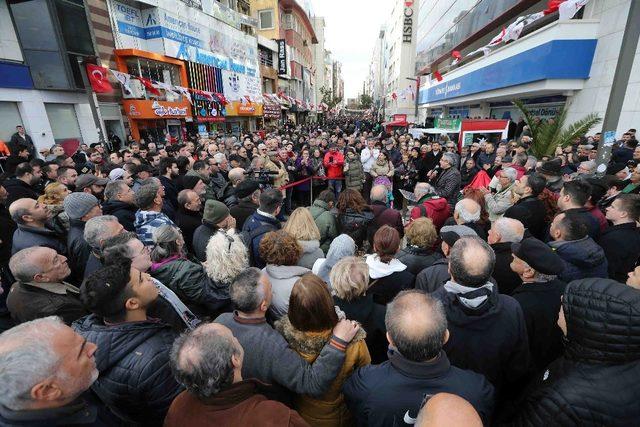 Bir Baba Hindi Mustafa’nın heykeli dikildi