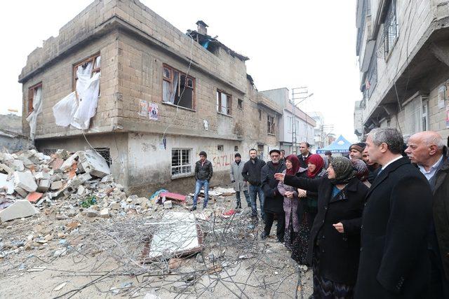 Belediye Başkanı Tahmazoğlu patlamanın yaşandığı mahallede