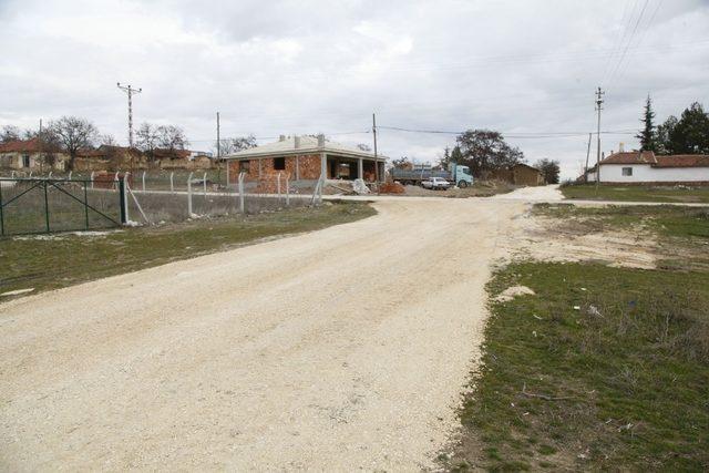 Odunpazarı Belediyesi köylerde yol çalışmalarını aralıksız sürdürüyor