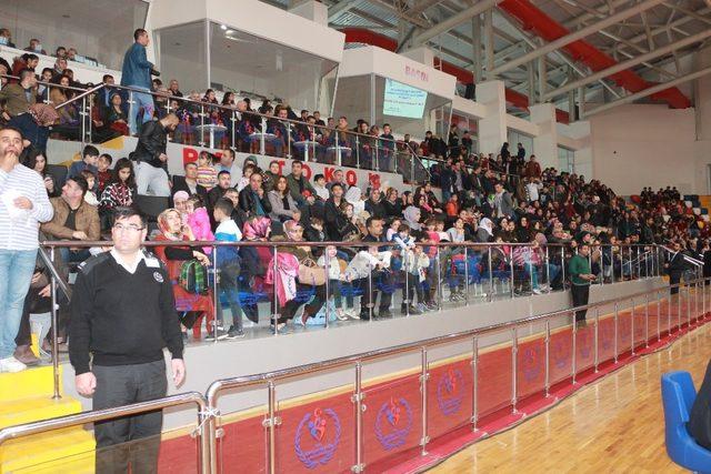 Okullararası halk oyunları il birinciliği müsabakaları yapıldı