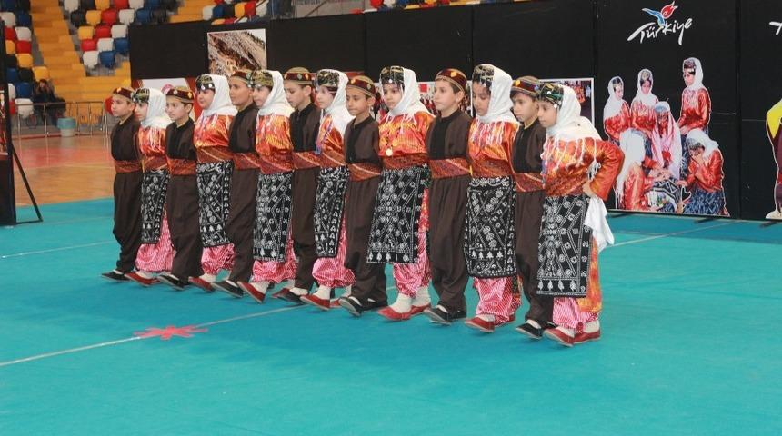 Okullararası halk oyunları il birinciliği müsabakaları yapıldı